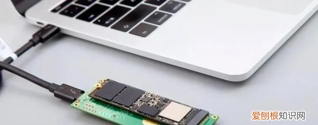 雷电接口和usb 3.0速度差距 买笔记本要买带雷电接口的吗