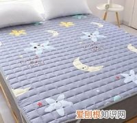 床上铺的垫子叫什么，床垫上面铺一层薄薄的垫子叫啥