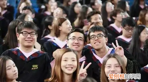 本科生真的遍地都是,大学生遍地走,硕士多如狗