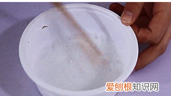 冰箱密封条怎么清洗，冰箱门的密封条怎么清洗更换