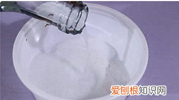 冰箱密封条怎么清洗，冰箱门的密封条怎么清洗更换