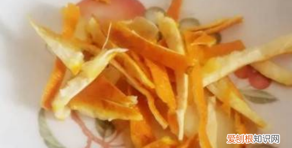 如何用橘子皮制作洗洁精,橘子皮加小苏打怎样做洗洁精去油吗