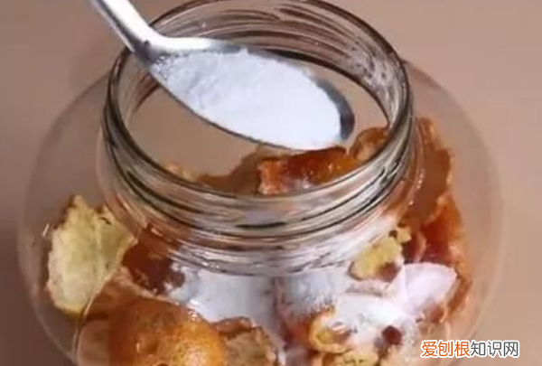 如何用橘子皮制作洗洁精,橘子皮加小苏打怎样做洗洁精去油吗