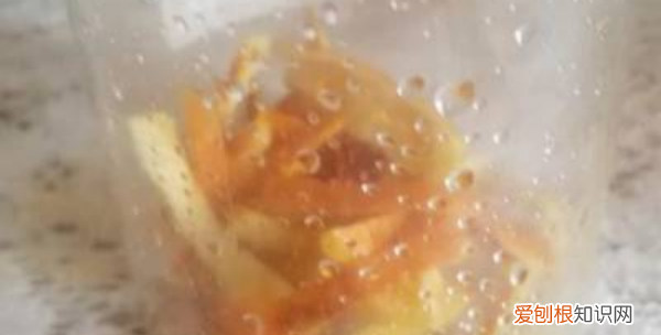 如何用橘子皮制作洗洁精,橘子皮加小苏打怎样做洗洁精去油吗