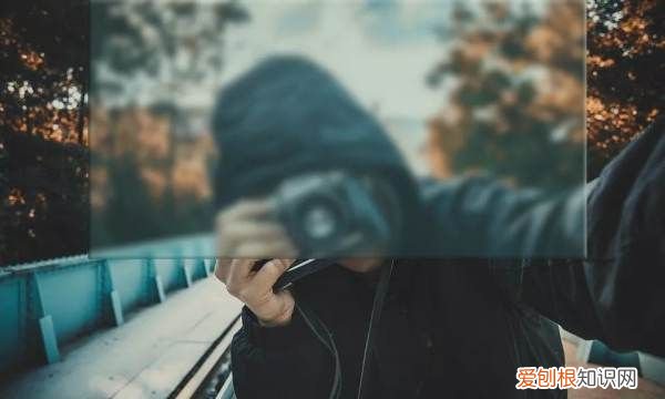 PS做毛玻璃效果，PS毛玻璃效果如何做