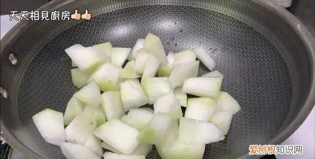 夏天不可错过的家常味冬瓜丸子汤,夏天来碗冬瓜丸子汤