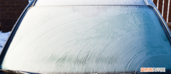 冬天室内窗户玻璃结冰怎么办，冬天汽车后玻璃起雾结冰怎么办