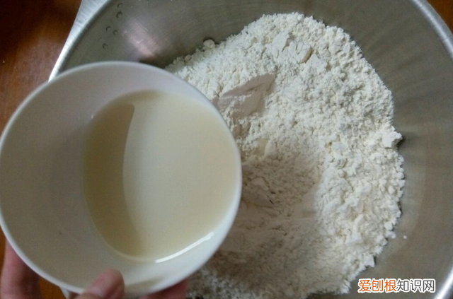 快速发面和放酵母的比例 发面放多少酵母才合适