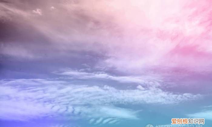 天空出现彩色的云是怎么回事,天空出现彩色的光是怎么回事