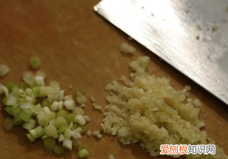 凉拌白菜的做法，拌凉白菜做法凉拌窍门