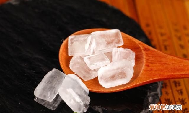 冰糖与白糖的区别大吗,冰糖和普通白糖的区别