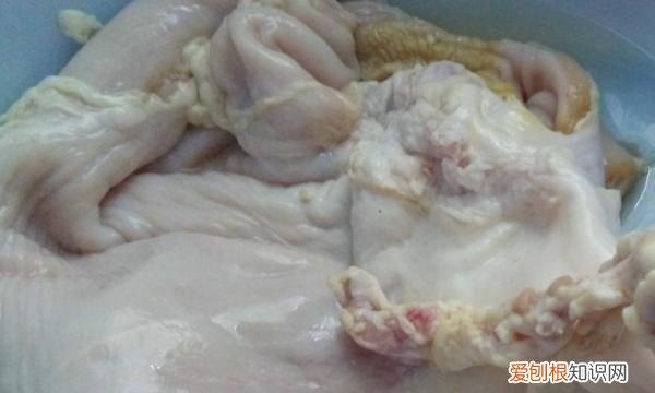猪肚子怎样才能洗干净，猪肚怎么清洗才能干净没有味道