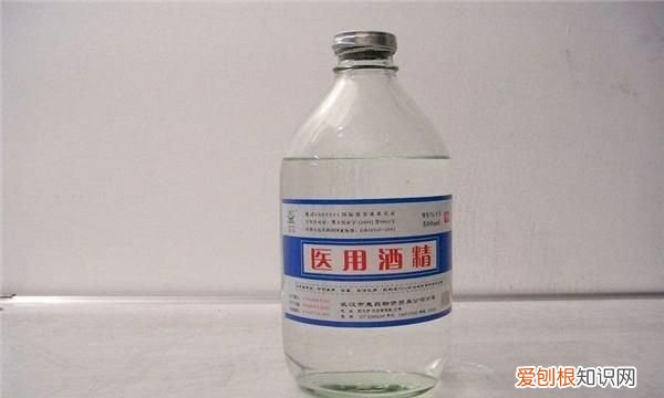 厨房墙壁油污清洗妙招，厨房墙壁油污如何去除