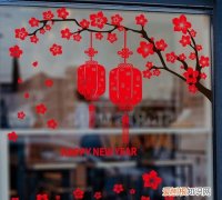 透明窗花怎么贴玻璃上，窗花用什么贴在玻璃上面