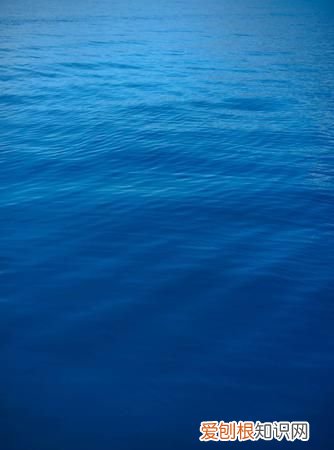 海水为什么是蓝的,晴天时海水为什么是蓝色的