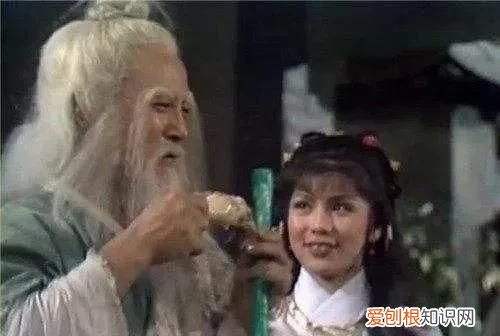 洪七公秘制叫花鸡看着流口水 洪七公最爱的叫花鸡怎么做的