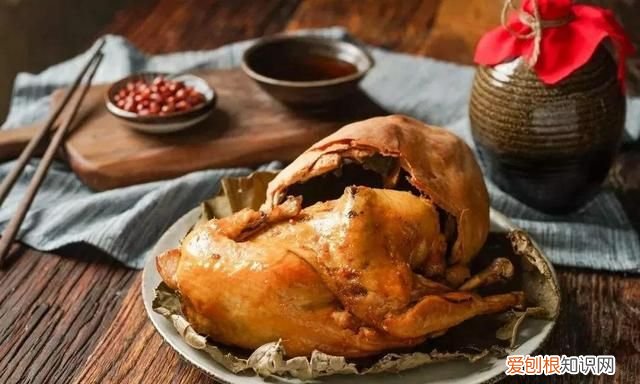 洪七公秘制叫花鸡看着流口水 洪七公最爱的叫花鸡怎么做的