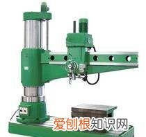 使用钻床时是否可以戴手套操作