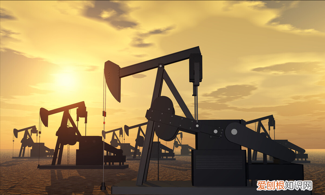 一吨原油能提炼多少柴油和汽油，一桶原油能提炼多少汽油多少柴油