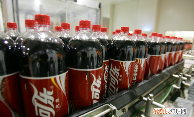 最早的可乐是什么颜色,可乐最初是什么颜色