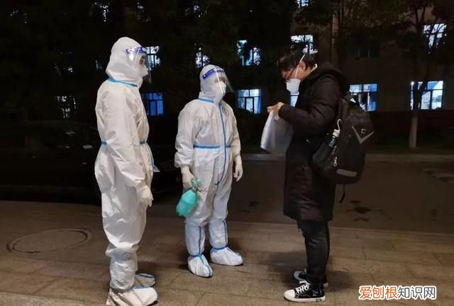 写给抗疫一线的老师的一封信,写给抗疫一线的老师一封信