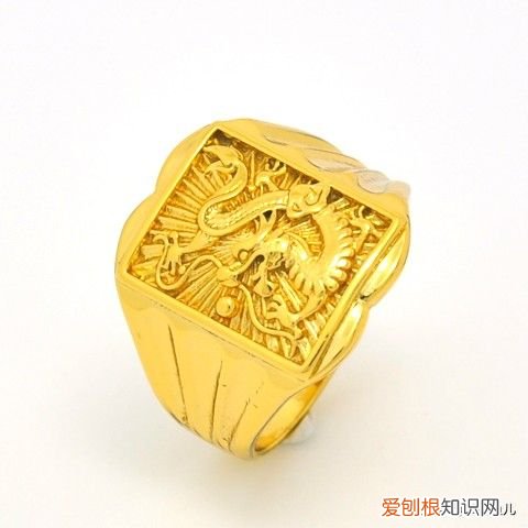 戒指戴在哪个手指代表什么? 各个手指戴戒指的含义是