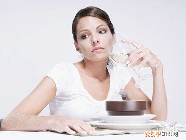 桑叶泡水喝的功效! 干桑叶泡水喝的功效和作用!