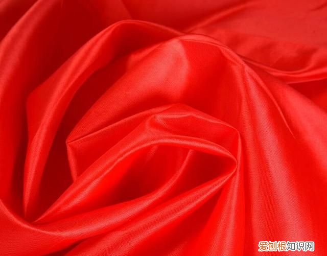 绫罗绸缎这四个字对吗 绫罗绸缎怎么区别