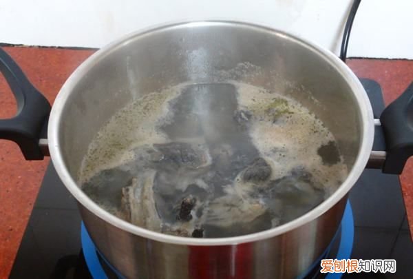 乌鸡汤能不能放盐