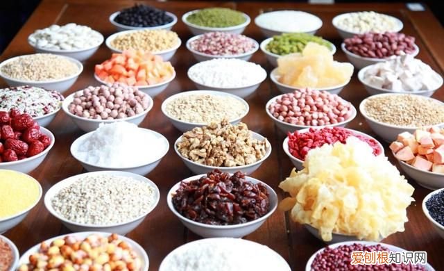 吃腊八粥习俗由来是什么,煮腊八粥粘稠香甜