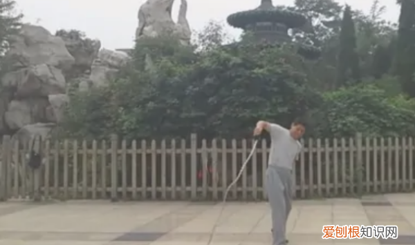 初学者怎么打鞭子，新手怎么练鞭子视频教程