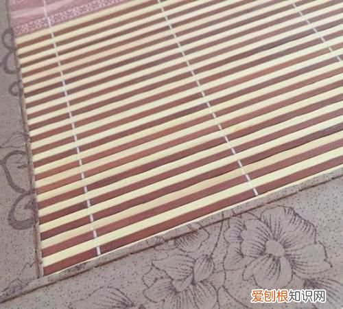 凉席正反面怎么判断,凉席反面什么材质好
