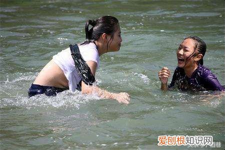 梦见自己游泳是什么预兆? 梦见自己游泳