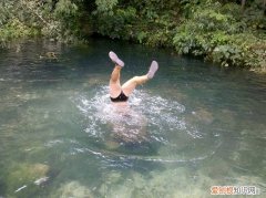 梦见自己游泳是什么预兆？ 梦见自己游泳