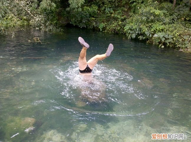 梦见自己游泳是什么预兆? 梦见自己游泳