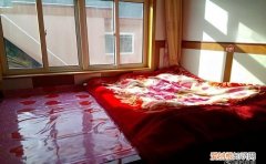 火炕铺什么最合理，炕上铺什么不用烧火