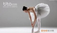 牢骚太盛防肠断风物长宜放眼量,风物放眼量牢骚过盛易断肠