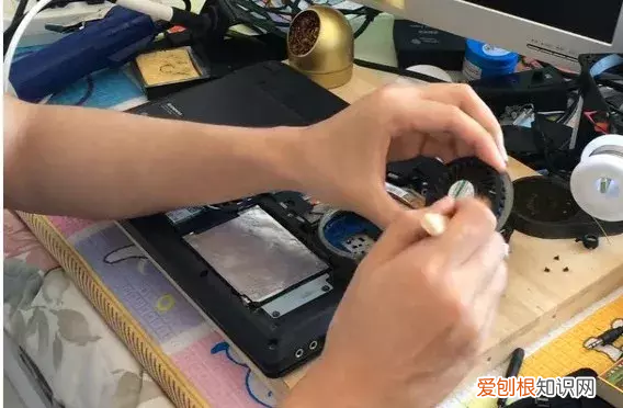 笔记本电脑清灰教程 如何清理笔记本灰尘