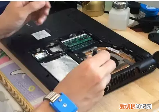 笔记本电脑清灰教程 如何清理笔记本灰尘