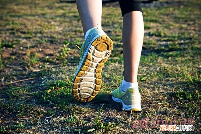 小腿浮肿是什么原因引起 小腿浮肿的原因