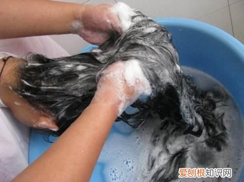 淘米水洗头发的正确方法 淘米水洗头发