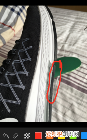 鞋子溢胶怎么处理，nike鞋子溢胶怎么处理