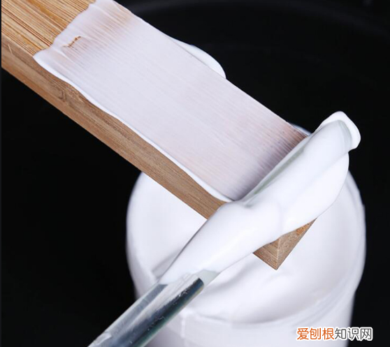 实木拼板胶和白乳胶哪个好,木工胶和白乳胶粘合效果哪个好
