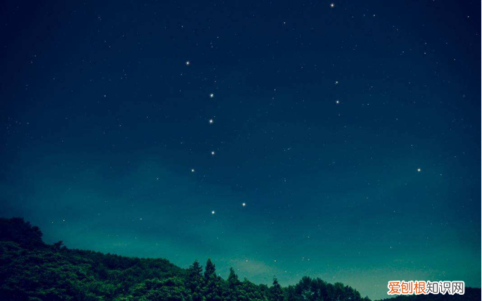 趣知识；不动的北极星及北斗七星 北斗七星和北极星