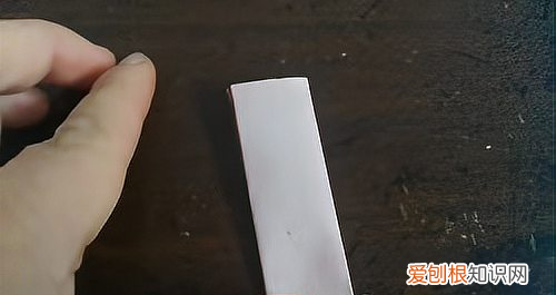 手工剪纸画板图形怎么剪，剪轴对称图形漂亮图片教程
