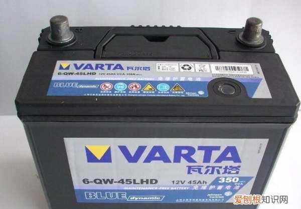 福特全顺电瓶正负极在哪里，款福特全顺的电瓶怎么区分正负极