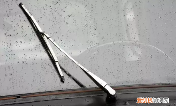 雨刮器异响怎么处理,汽车雨刮器异响怎么解决