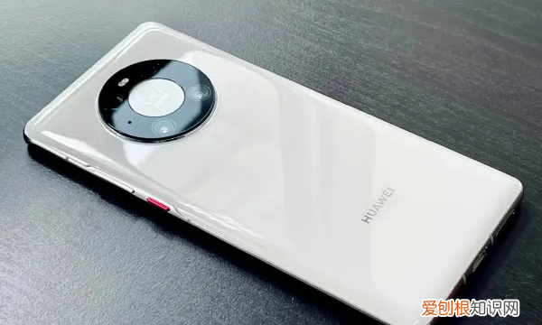 华为手机如何设置应用背景黑色