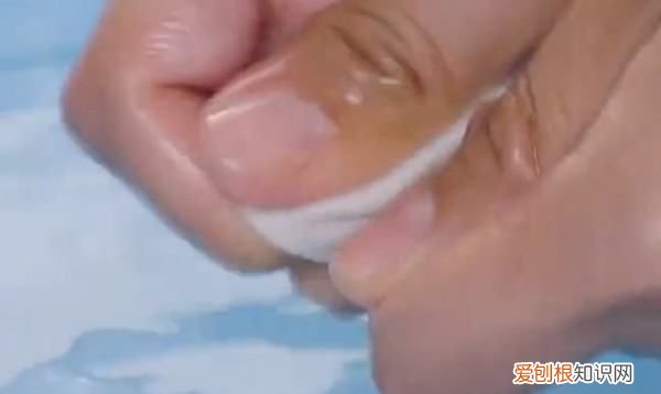 笔印子画在衣服上怎么洗，记号笔写在衣服怎么洗掉