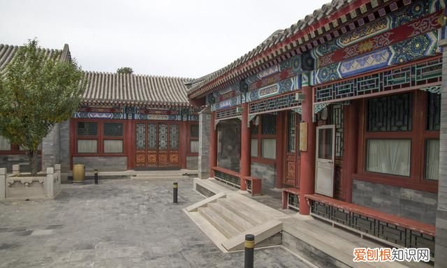 翻手覆云化为雨是杜甫的哪首诗唐代说李林甫
